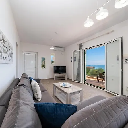 Souzana Sea & Serenity Lourdata (Kefalonia)